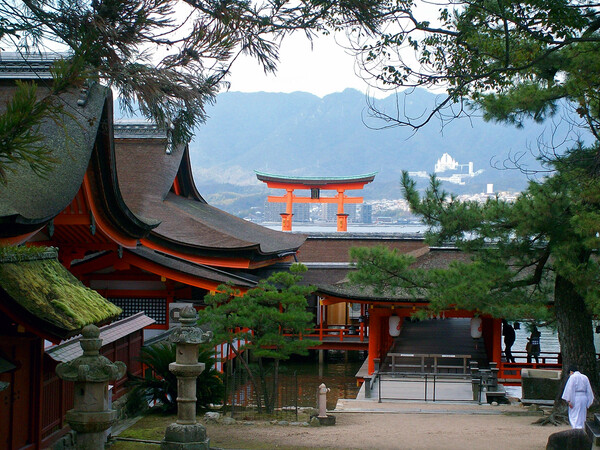 【日本】の巌島神社