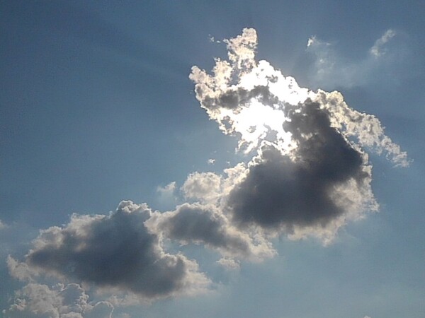 雲のある青空（6/12に撮影）