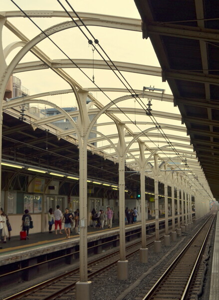 浅草橋駅　古いレール支柱