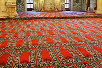 あるモスクの「紅」絨毯