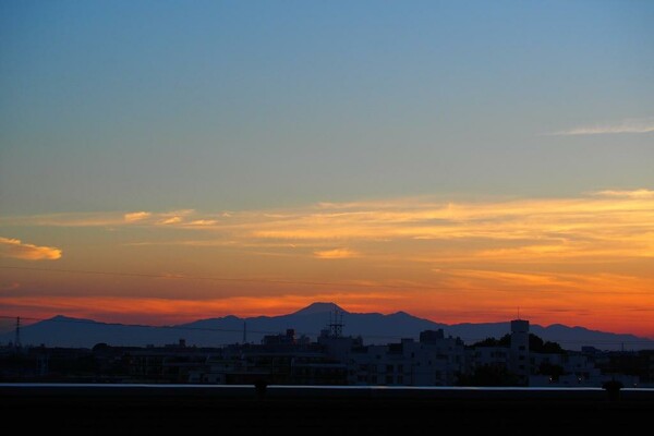 今日の夕暮れの富士