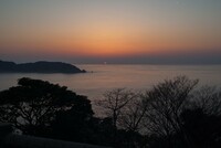 日本海水平線に日没。