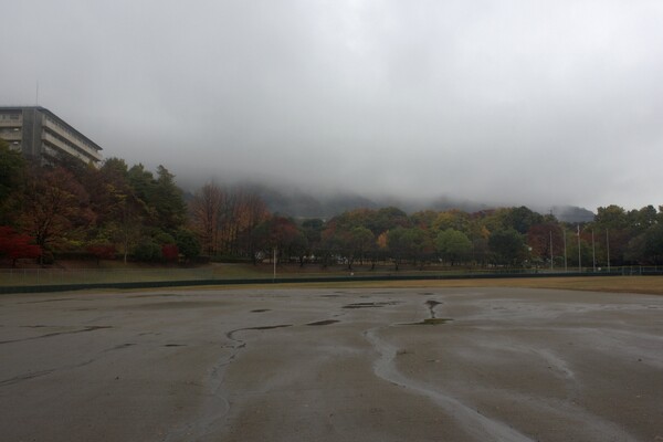 【雲】京都の朝、雨曇り