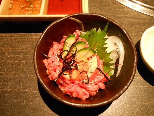 霜降り　ユッケ！