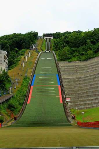 大倉山シャンツェ