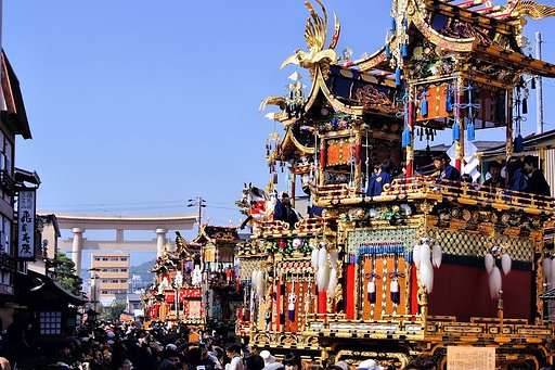 【空】　秋の高山祭り