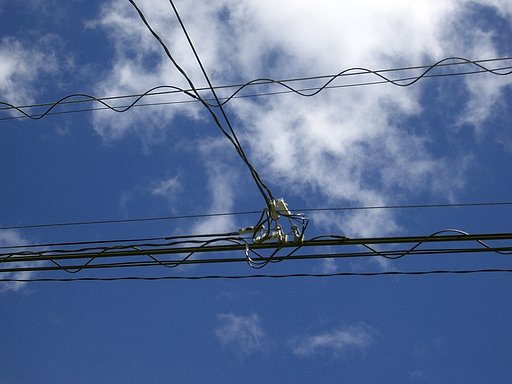 電線の向こうの【空】