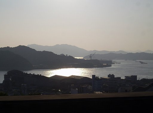 【逆光】瀬戸の夕暮れ