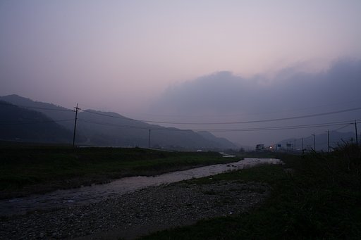 黄沙の中少しだけの夕焼け。