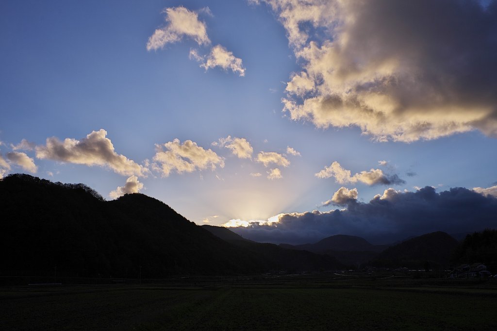 雲の稜線?からの朝日の出。