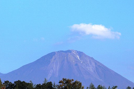 【空】と山