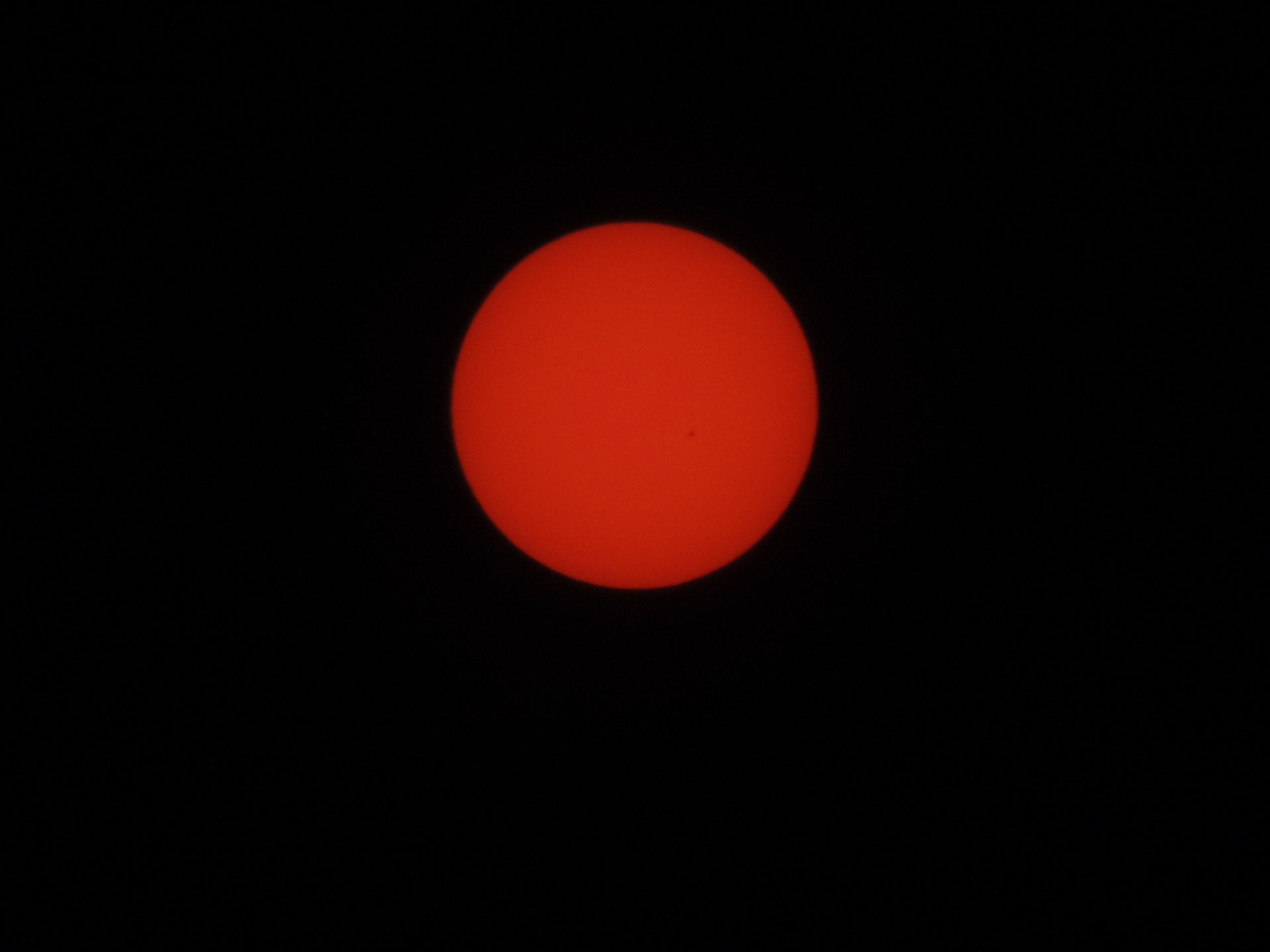 太陽は何色？