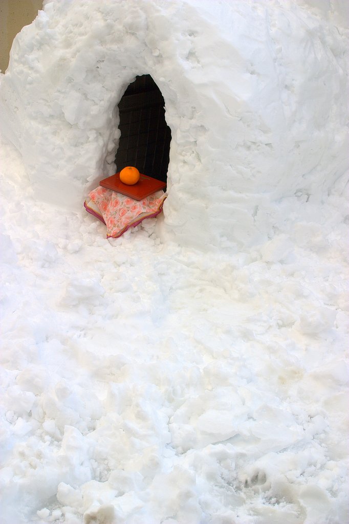 【１２・２２豪雪】翌日　かまくら
