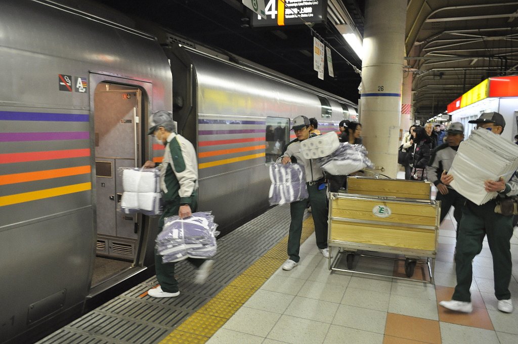 朝の上野駅