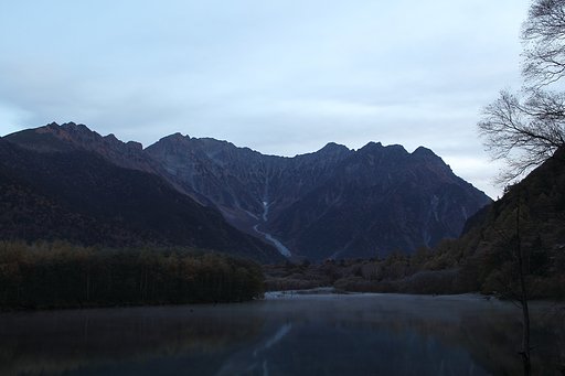 大正池から穂高連峰を望む