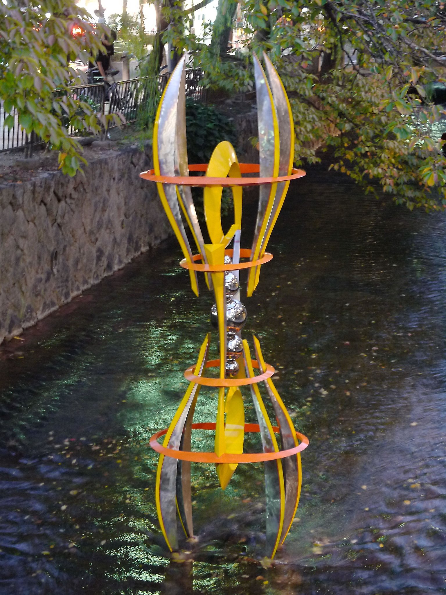 高瀬川彫刻展