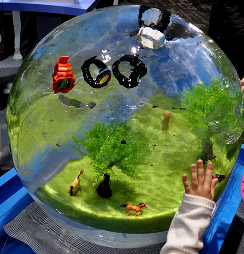 氷の時計ディスプレー