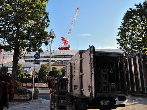 赤いクレーンとゴチャゴチャ