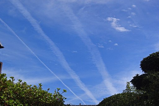 飛行機雲の秋【空】