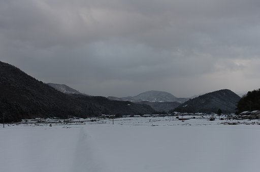 朝日の出の時間ですが・・くらい曇り空