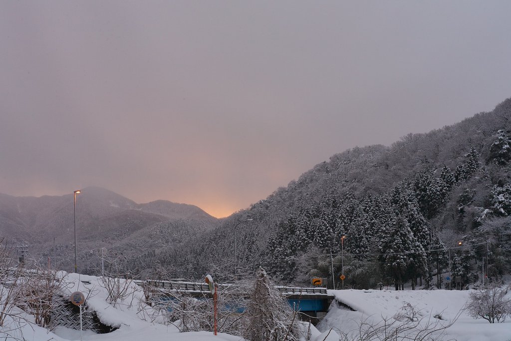朝日の出前・・