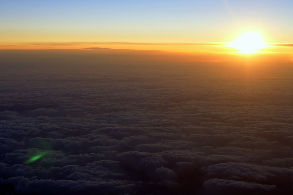 【空】地球の夜明け