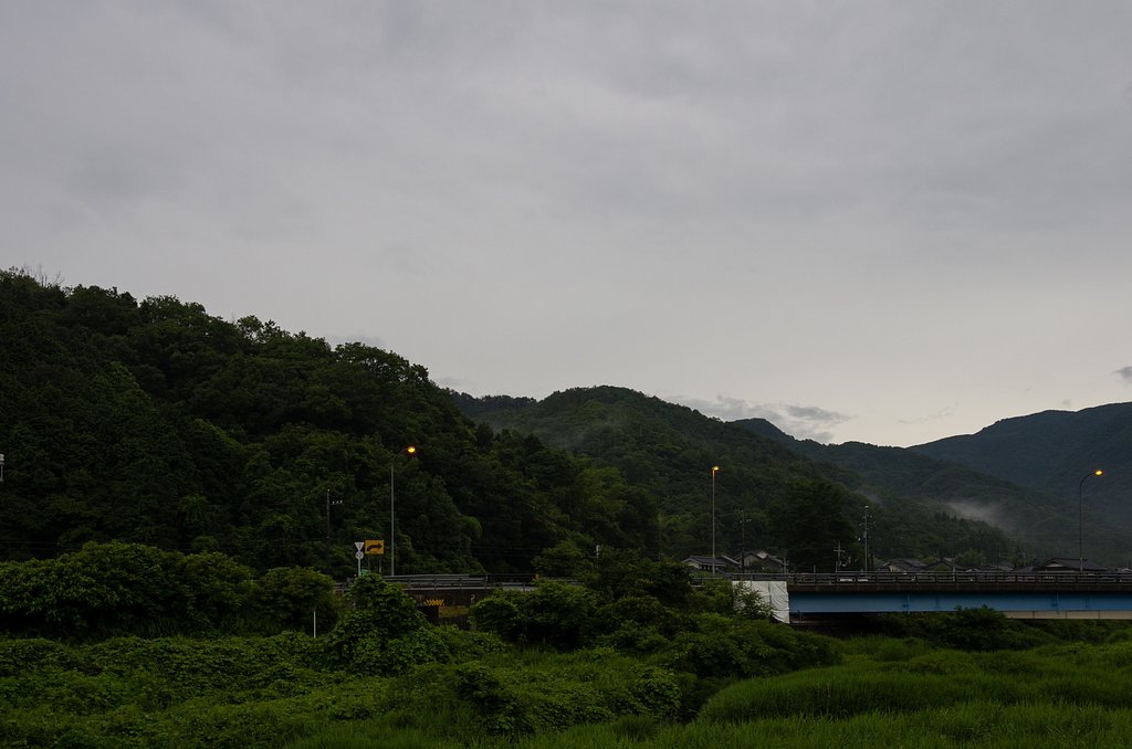 梅雨の雨がパラパラ。