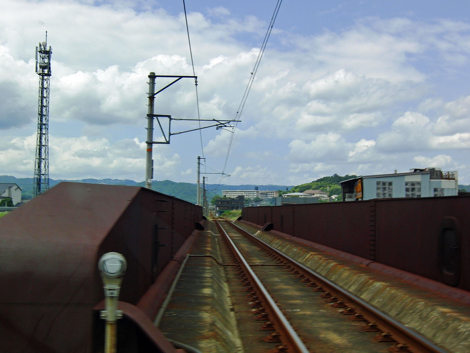 短い鉄橋