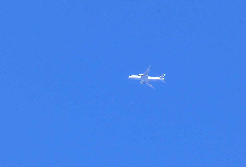 ♪見上げてごらん〜青い空を♪