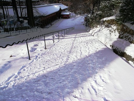 （わびさび）雪景色の境内