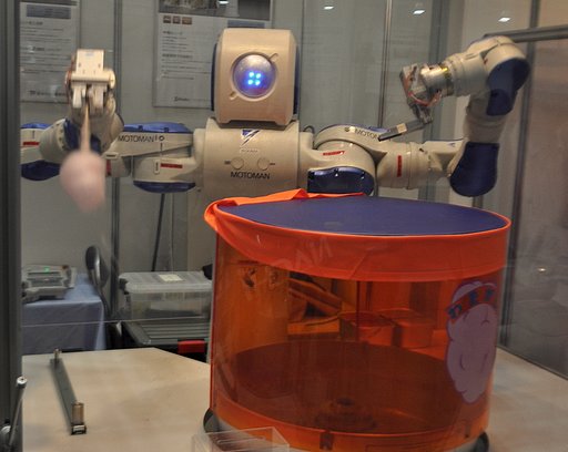 綿菓子を作るロボット