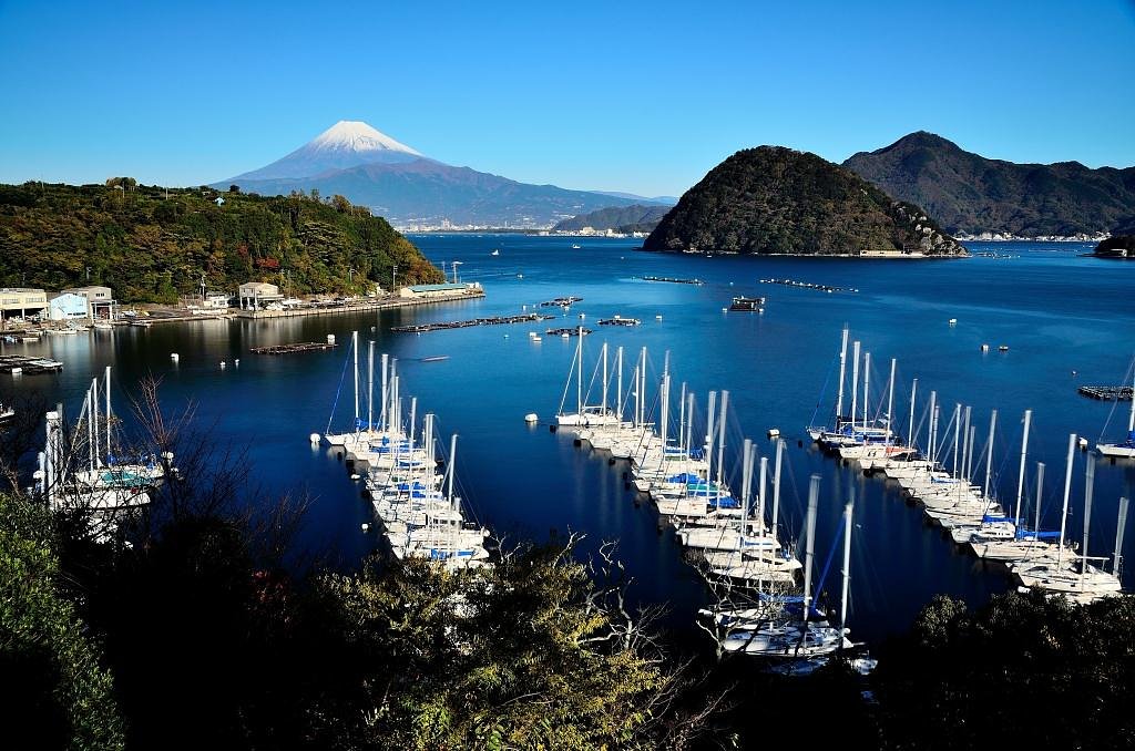 駿河湾入り江からの富士