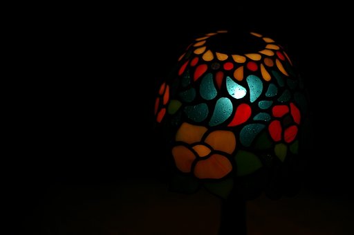 暗闇の花手毬