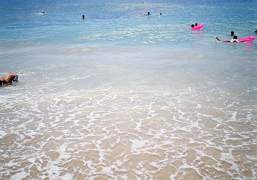 【長】　あまり遠くに行くなよと子供に言う。