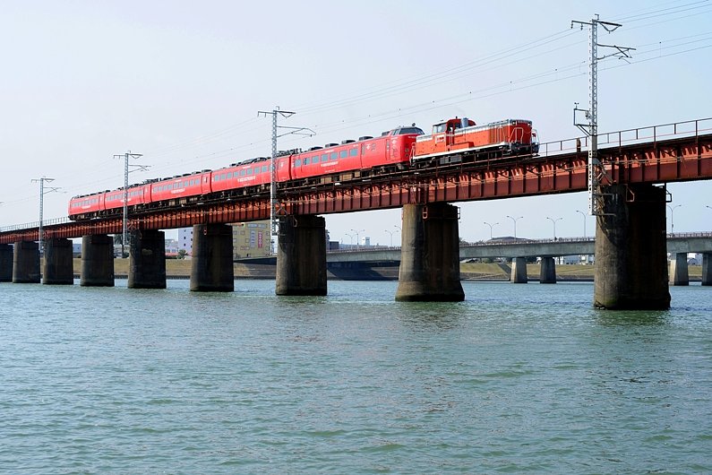 赤い485　廃車回送