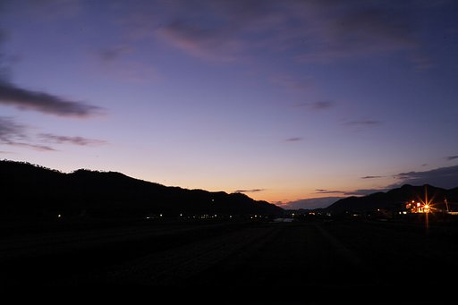 日が暮れてから夕焼に・・