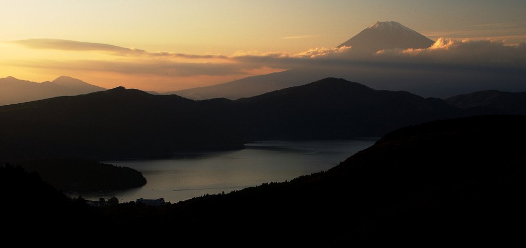 箱根の夕暮れ