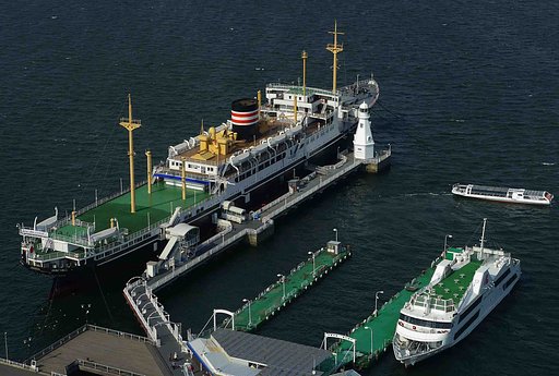 　　〈　氷川丸　〉