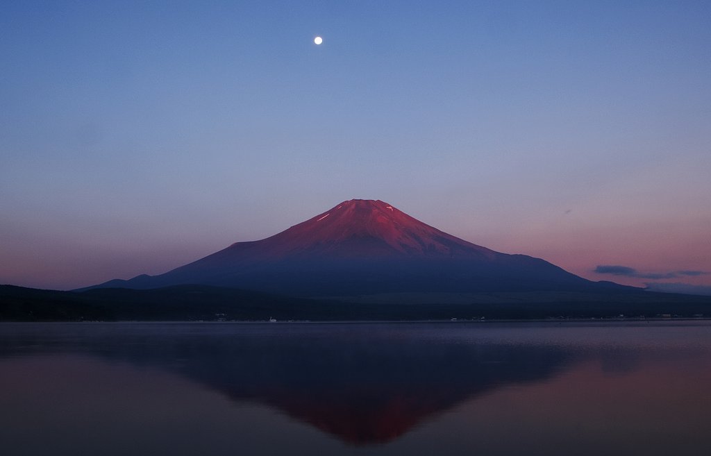 鎮座