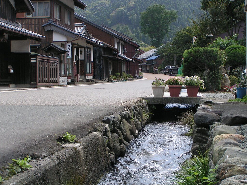 泣きながら・・・