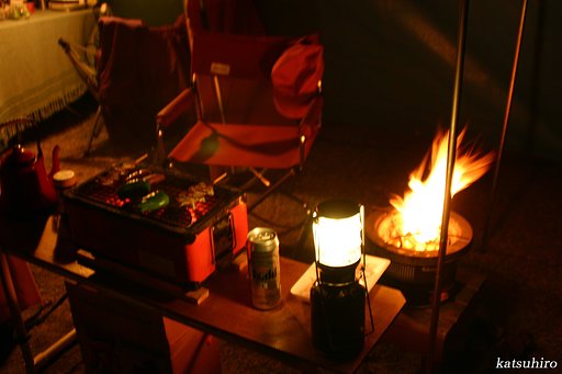 七輪、串焼きにビール