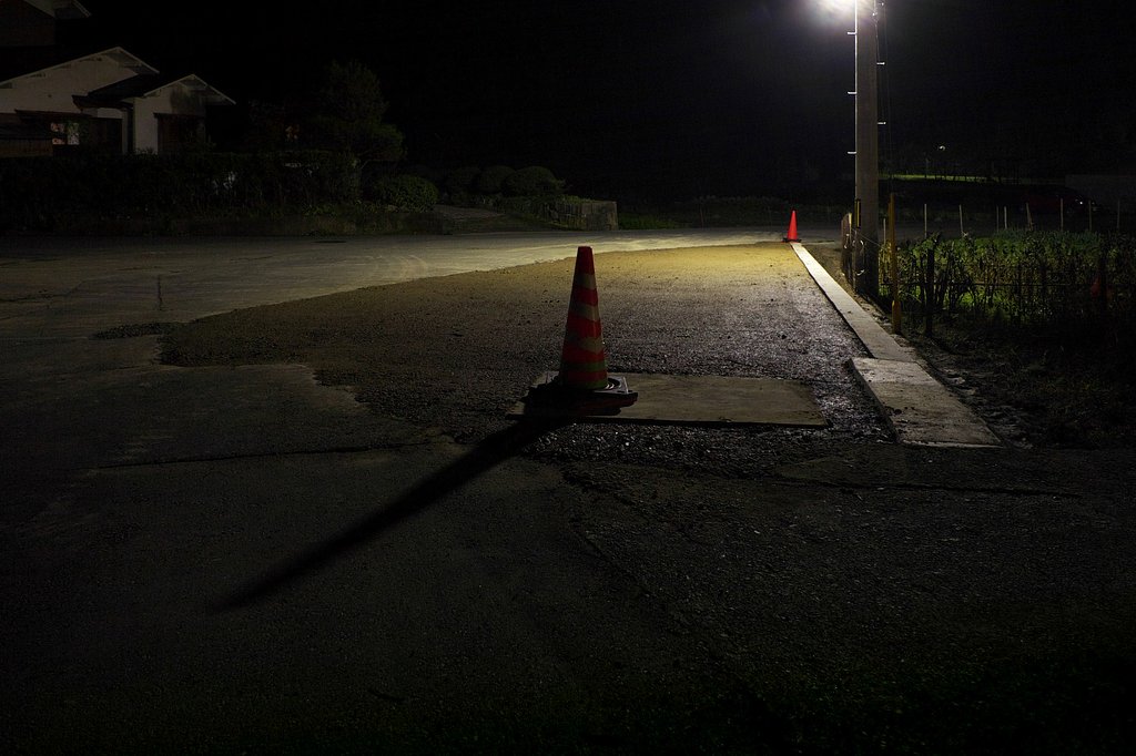 夜の工事現場。