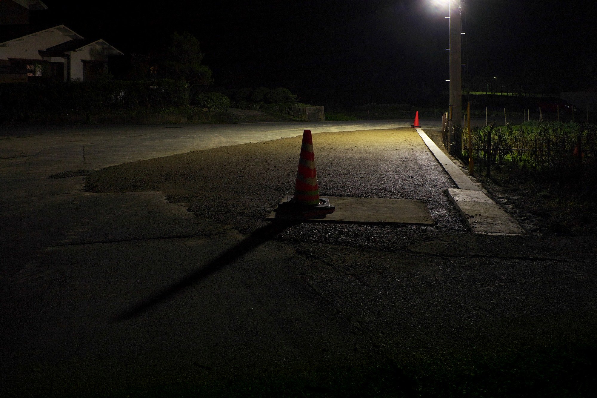 夜の工事現場。