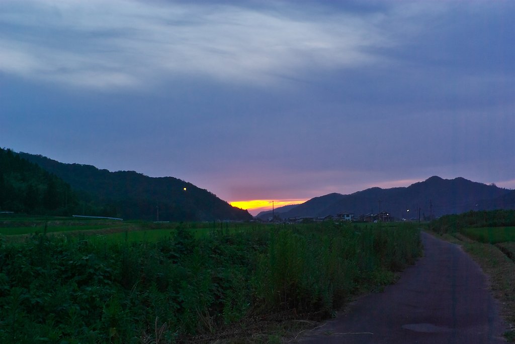 夕焼けと愛宕さん。