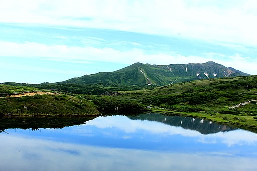 すり鉢の池（旭岳）