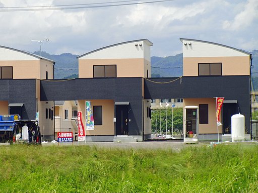 貸家建つ