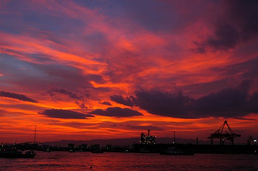 【●】海が燃えている