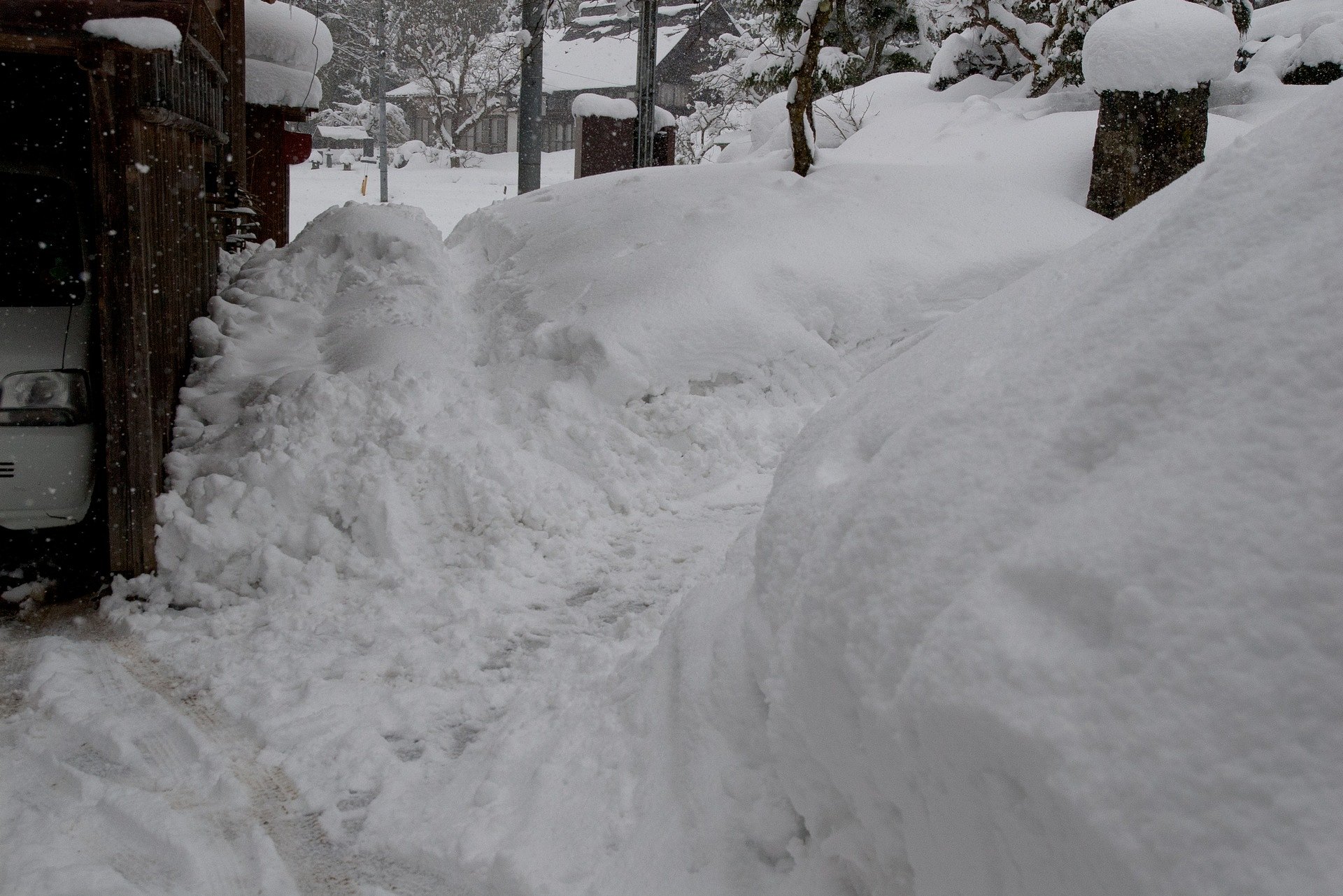 路地裏辺りの積雪。