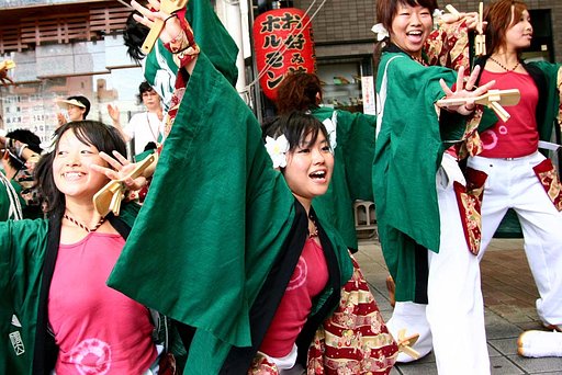 手を上げて！