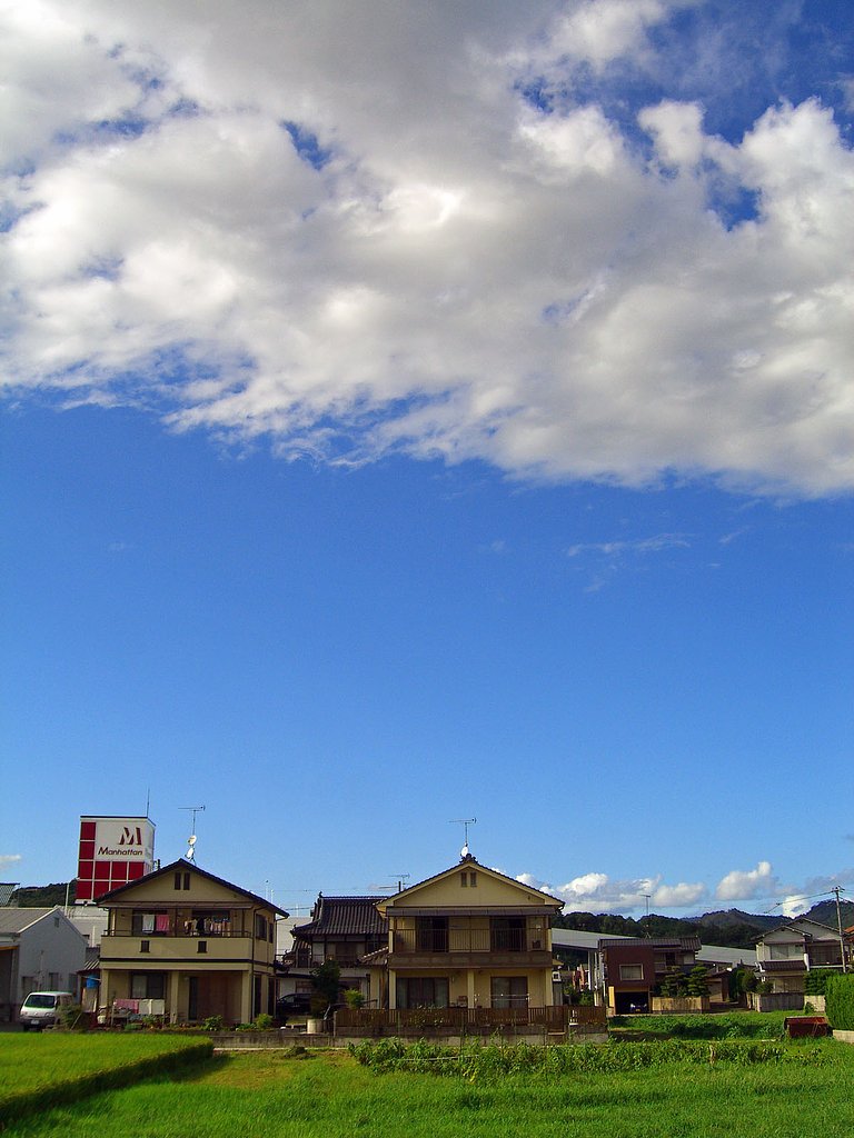 紺碧に白雲